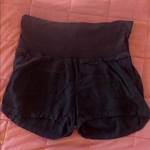 Black old navy maternity shorts